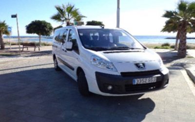 Auto grúas Cambrils dispone de un servicio de Taxi