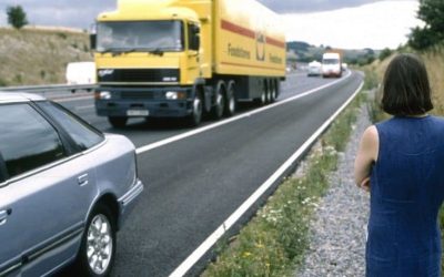 Las autopistas se dotarán de grúas para retirar coches con rapidez