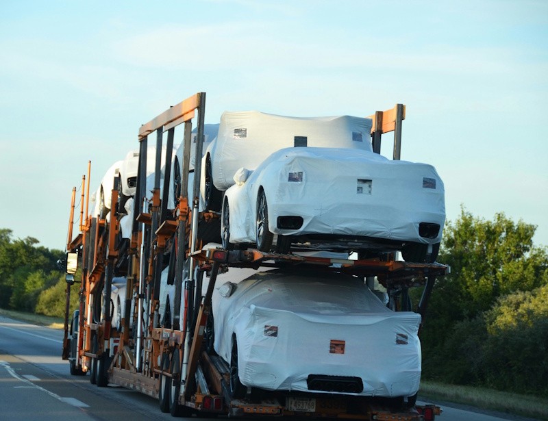 Grúa portacoches de Autogrúas Cambrils preparada para transporte de larga distancia